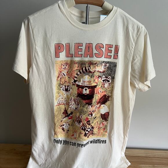 Women's Ivory Short Sleeve Smokey Bear Graphic T-Shirt - Size XS - NWT - Picture 1 of 6